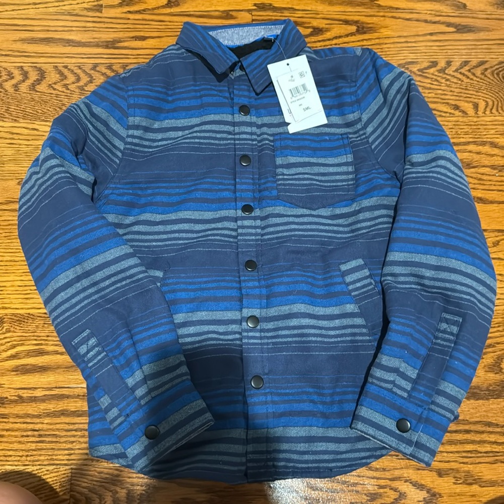 NWT very warm fleece lined long sleeve shirt, with pockets size S